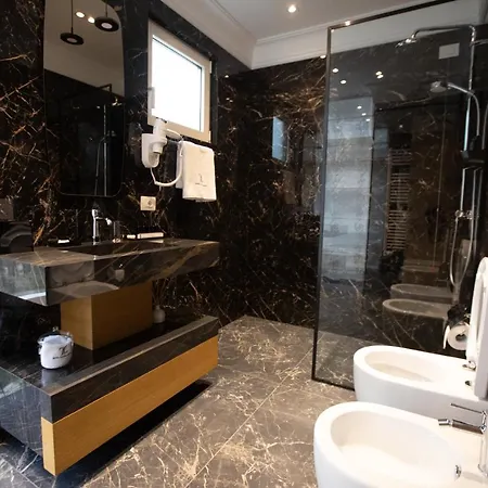 Seven Luxury Suites Tirana Exterior photo