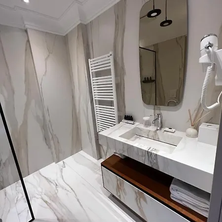 Seven Luxury Suites Tirana Exterior photo